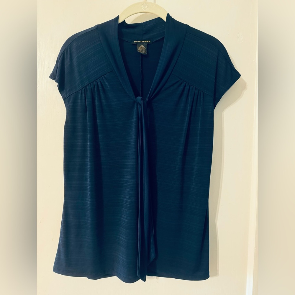 Susan Lawrence  top.